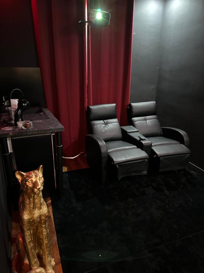 Suite De Prestige Avec Spa & Cinema Ivry-sur-Seine Esterno foto
