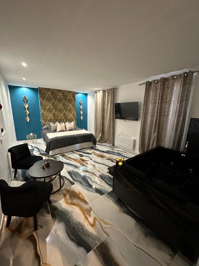 Suite De Prestige Avec Spa & Cinema Ivry-sur-Seine Esterno foto